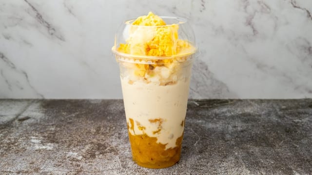 Saging Con Yelo with Ice Cream.