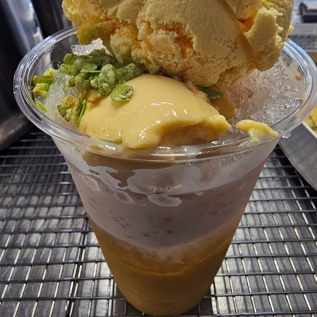 Mais Con Yelo with Ice Cream.